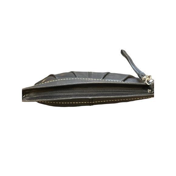 Coach‎ Soho Pleated Matted Black Leather Clutch Wristlet Handbag Purse F13734 - Picture 4 of 14